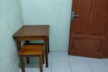 هتل Merpati Hostel Banyuwangi