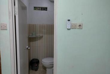 هتل Merpati Hostel Banyuwangi