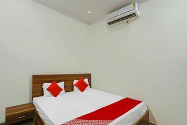בית מלון כפרי Oyo Flagship Townhome Inn