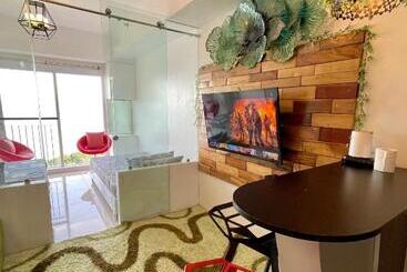 هتل Stunning Taal View Staycation In Tagaytay