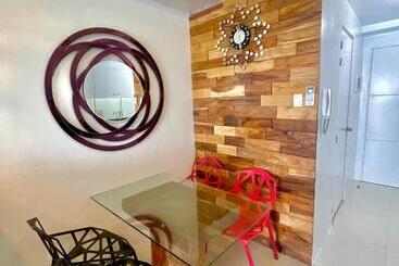 هتل Stunning Taal View Staycation In Tagaytay