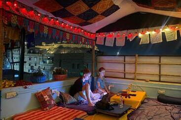 پانسیون Blue Eye Hostel