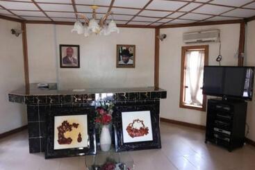 پانسیون Room In Lodge   Garentiti Apartment   Silver Room