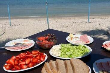استراحتگاه Miqt Beach Bungalows
