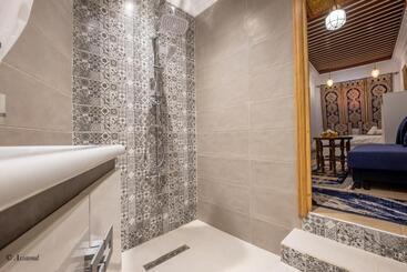 Riad Bin Souaki