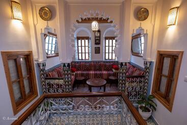 Riad Bin Souaki