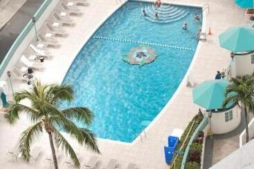 Waikiki Beach Experience! Luxury Oceanview Suite!