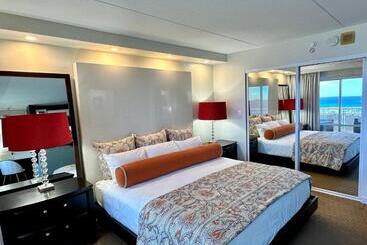 Waikiki Beach Experience! Luxury Oceanview Suite!