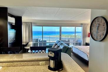 Waikiki Beach Experience! Luxury Oceanview Suite!