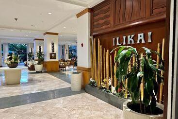 Waikiki Beach Experience! Luxury Oceanview Suite!