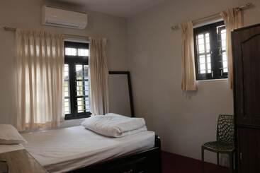 تختخواب و صبحانه Himalayan Headquarter Homestay