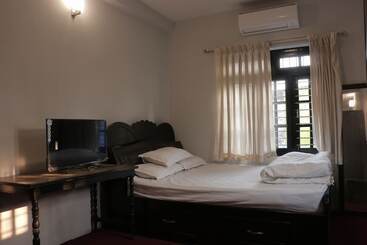 تختخواب و صبحانه Himalayan Headquarter Homestay