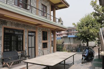 تختخواب و صبحانه Himalayan Headquarter Homestay