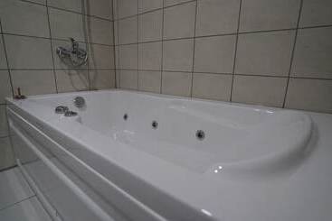تختخواب و صبحانه Kumru Suitesseda Pansi̇yon