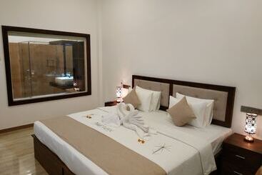 Bed and Breakfast Sigiriya Cashew Palace Resort