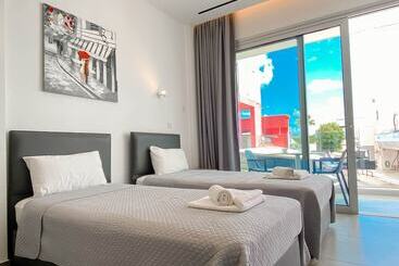 هتل آپارتمان Caramela Luxury Apts
