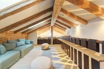 Chalet Silver Fox