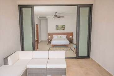 Aparthotel Eeb Ti Kaan Tulum   Luxury Condos