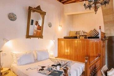 هتل Arte Lindos Villa