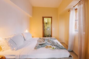 هتل Arte Lindos Villa