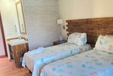 هتل Brisas Del Mar Roatan