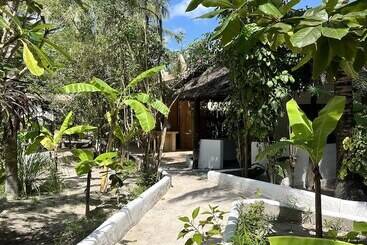 هتل Karanga Bungalows