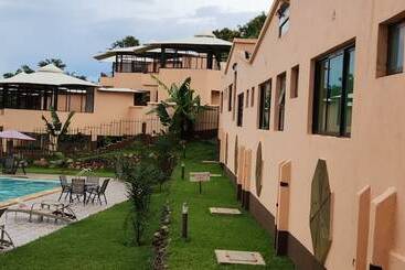 هتل Lagoon Resort & Spa