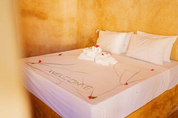 هتل Mayai Ocean Resort