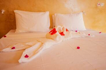 هتل Mayai Ocean Resort