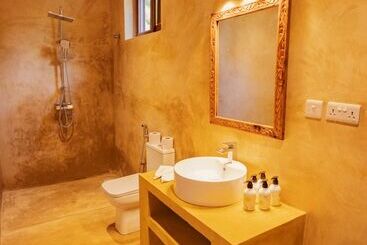 هتل Mayai Ocean Resort
