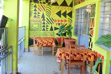 هتل Muhabura Mountain Lodge