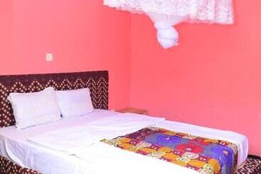 هتل Muhabura Mountain Lodge