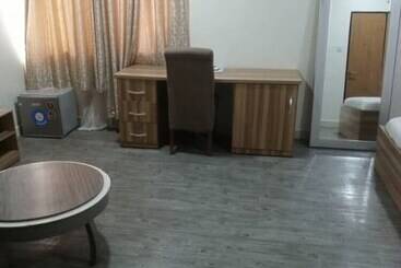 هتل Sky Suites