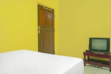 هتل Spot On 92466 Adam Kost Syariahnearwisata Jembatan Barito