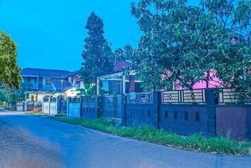 هتل Spot On 92466 Adam Kost Syariahnearwisata Jembatan Barito