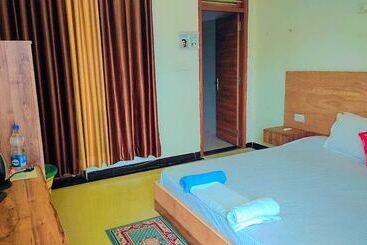 هتل Taj Street Hostel