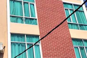هتل Townhouse Oak Dey