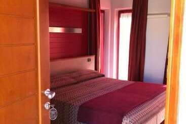 پانسیون Room In Guest Room   Bright And Spacious Double Room