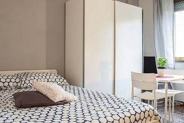 پانسیون Kamchu Apartments Room With Bathroom Ensuite Anagnina Tor Vergata