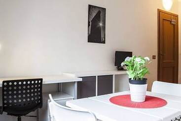 پانسیون Kamchu Apartments Room With Bathroom Ensuite Anagnina Tor Vergata