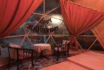 پانسیون Liwa Liw Beach Villas & Dome Glamping