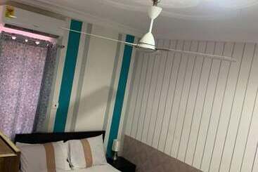 پانسیون Maxjen Haven Guest House