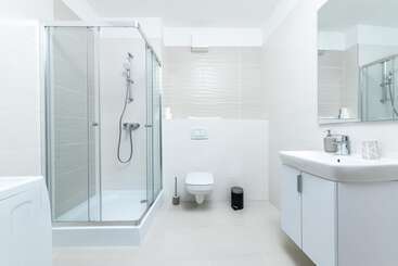 Westside Apartments By Urbanrent