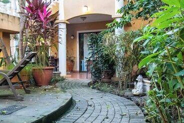 Anona Guesthouse