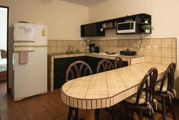 Anona Guesthouse