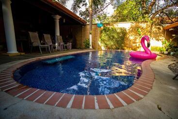 Anona Guesthouse