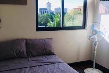 تختخواب و صبحانه Condo In Cebu