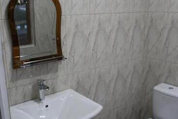 تختخواب و صبحانه Guest House Daviti