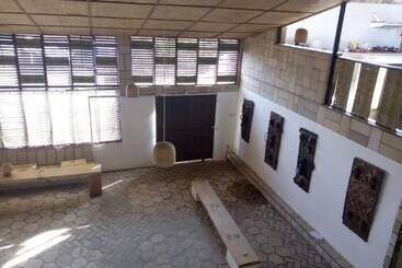 تختخواب و صبحانه Rwanda African Art Museum