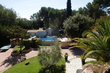 Bed and Breakfast Suite Luxe Avec Sauna Et Jacuzzi Privée